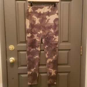 Women's Leggings Camo Size L